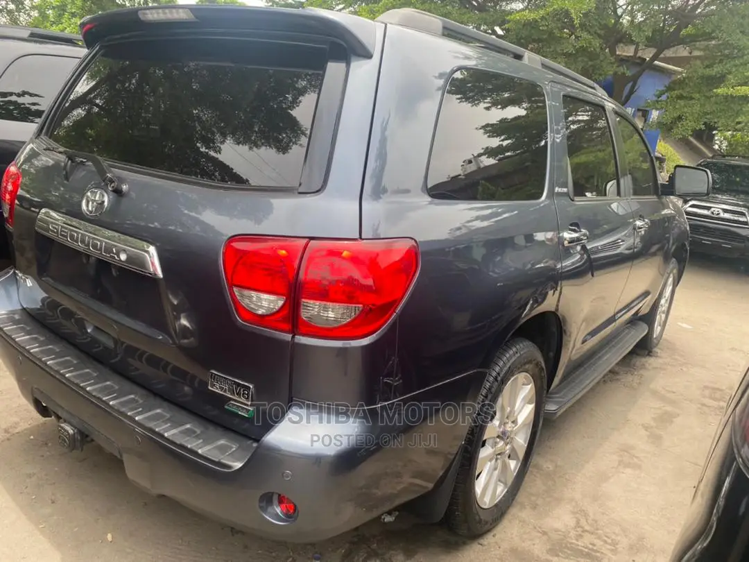 Toyota Sequoia 2013 Gray