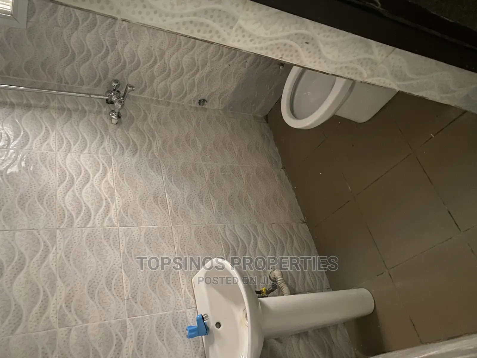 2bdrm Block of Flats in Dawaki for rent