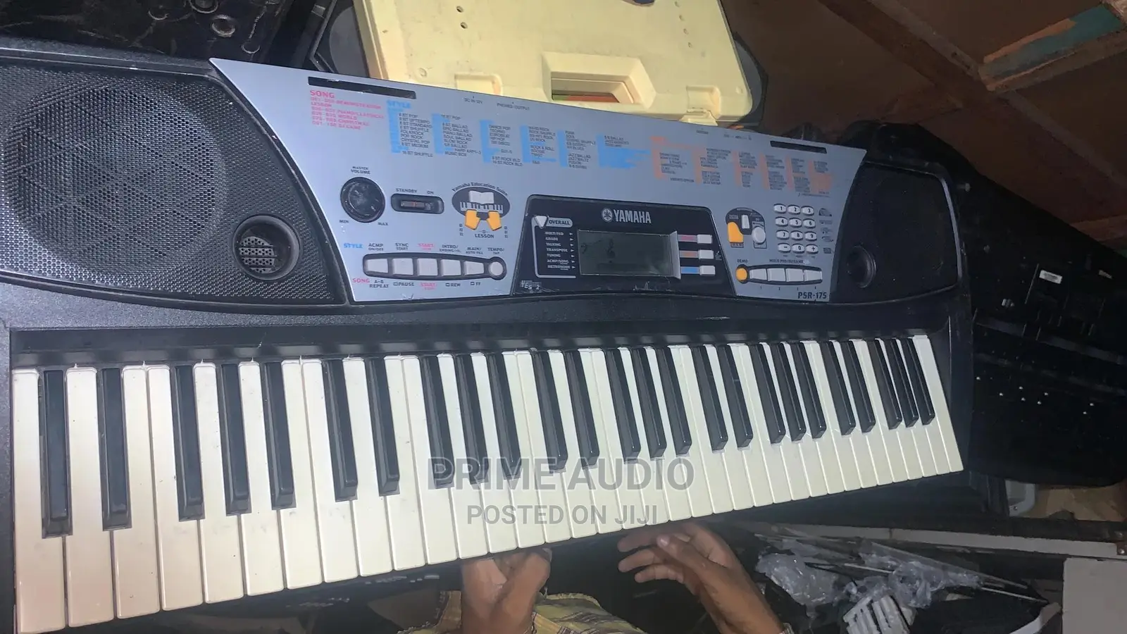 Yamaha PSR 175 Electronic Keyboard