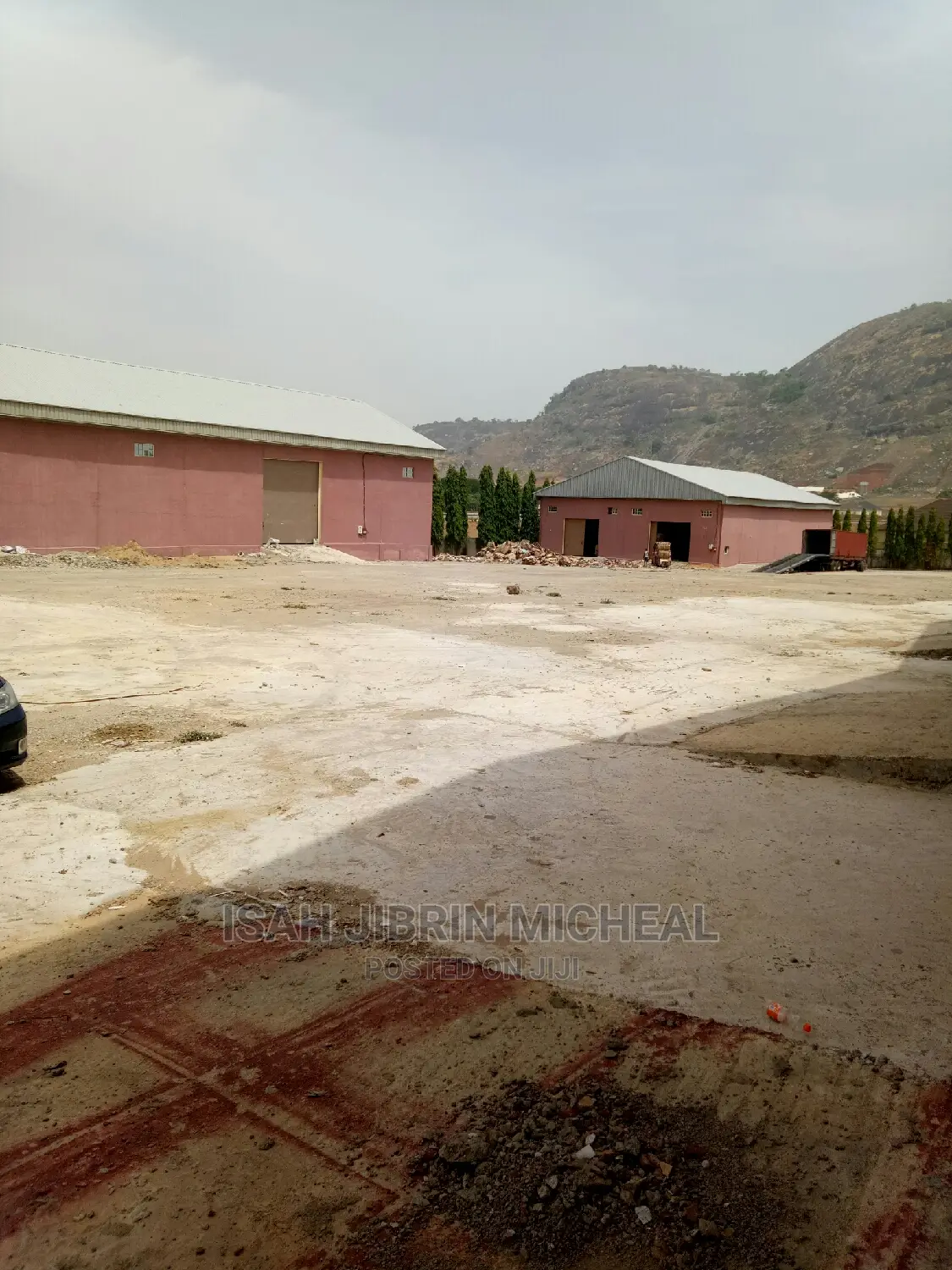 Newly Built Well Spacious Warehouse for Rent