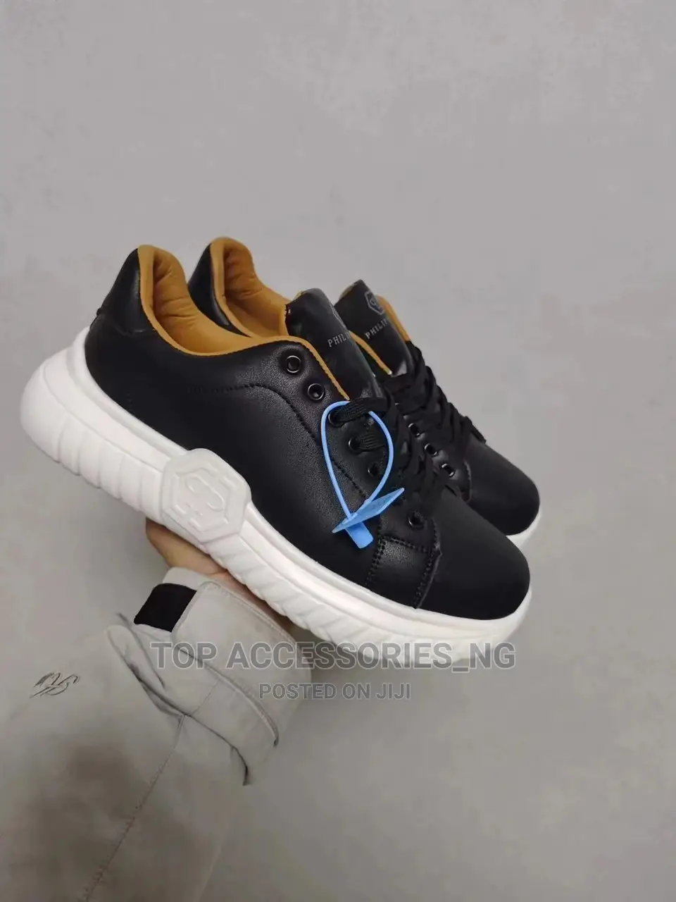 Original Stock Qp Sneakers