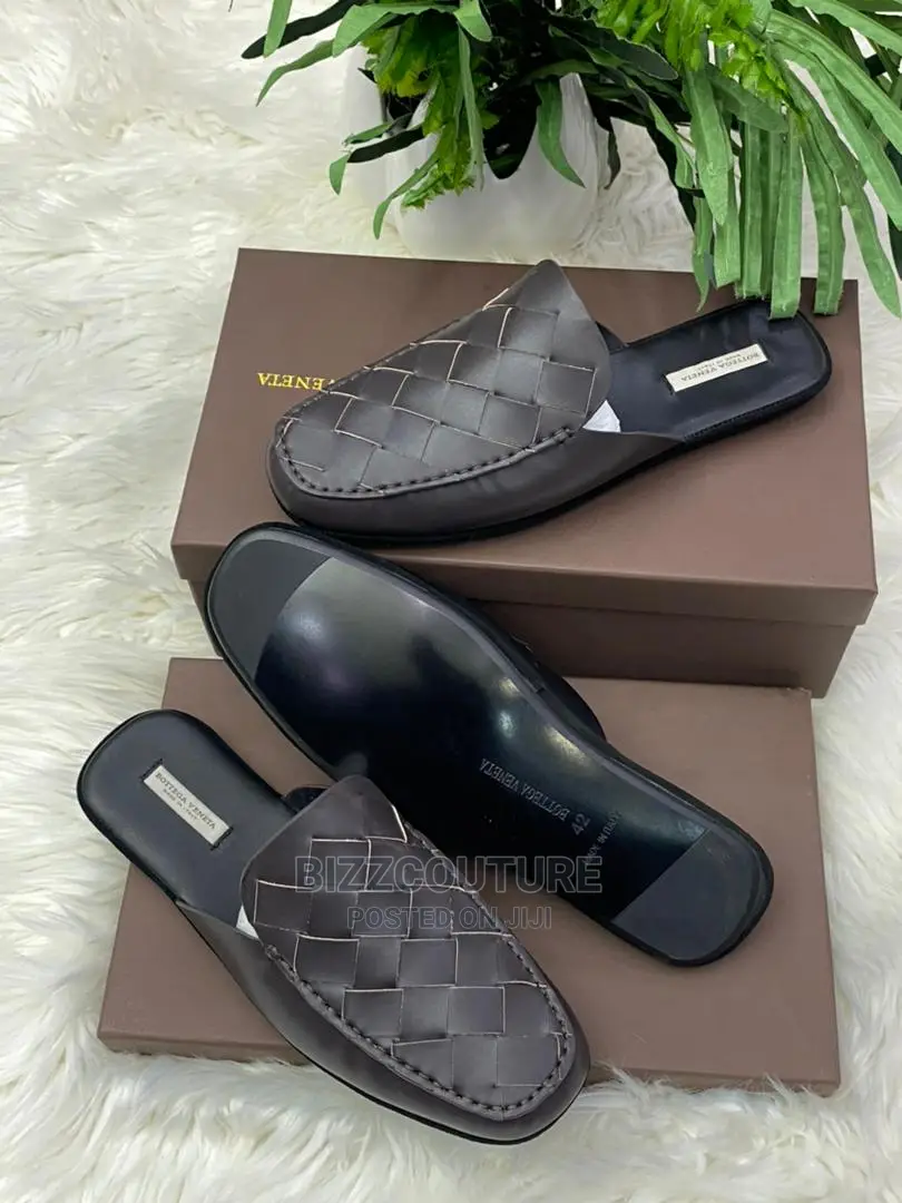 Original BOTTEGA VENETA Half Shoes Available in Store