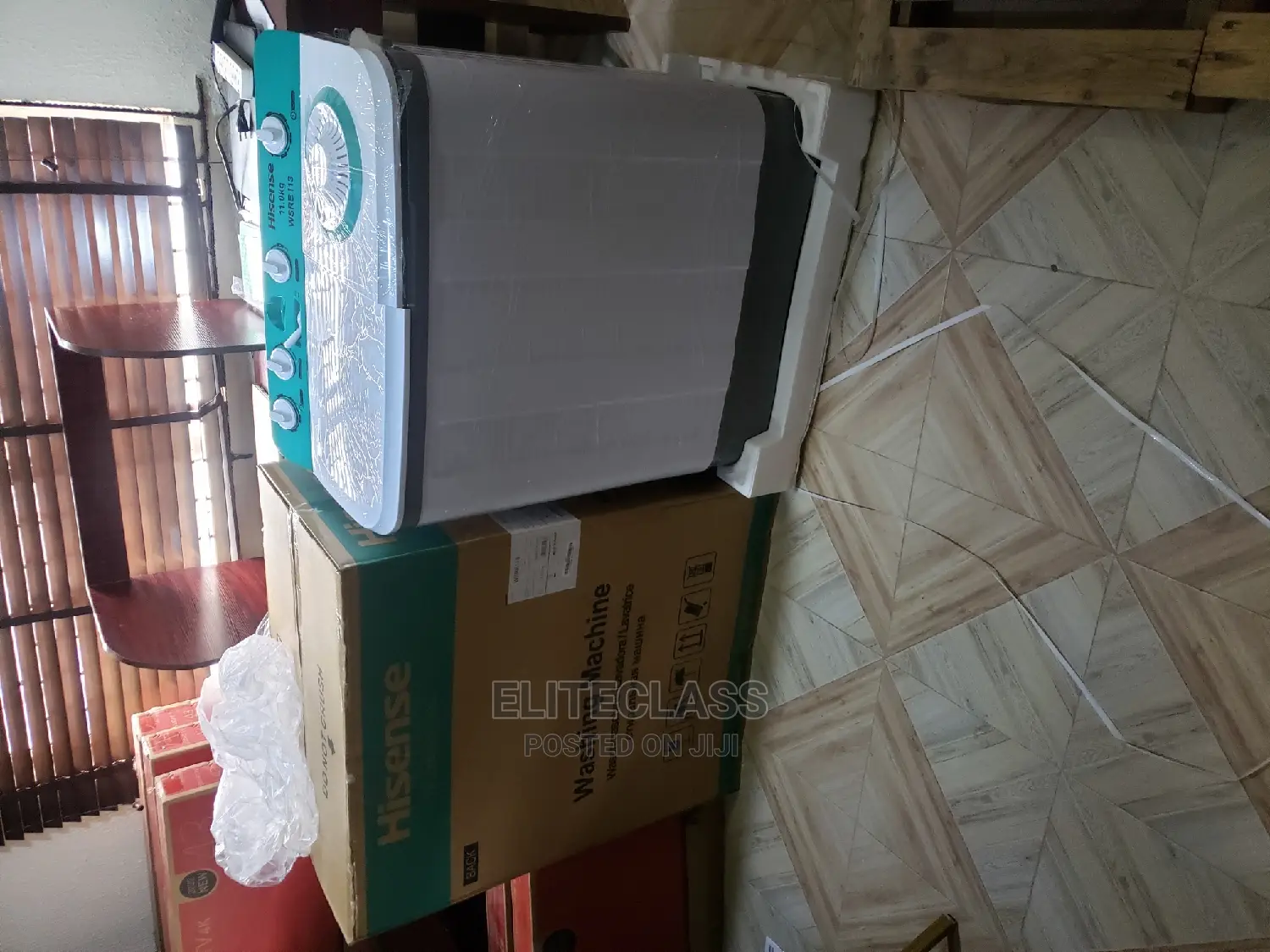 White Colour Hisense 11kg Washing Machine With 1yr Warranty