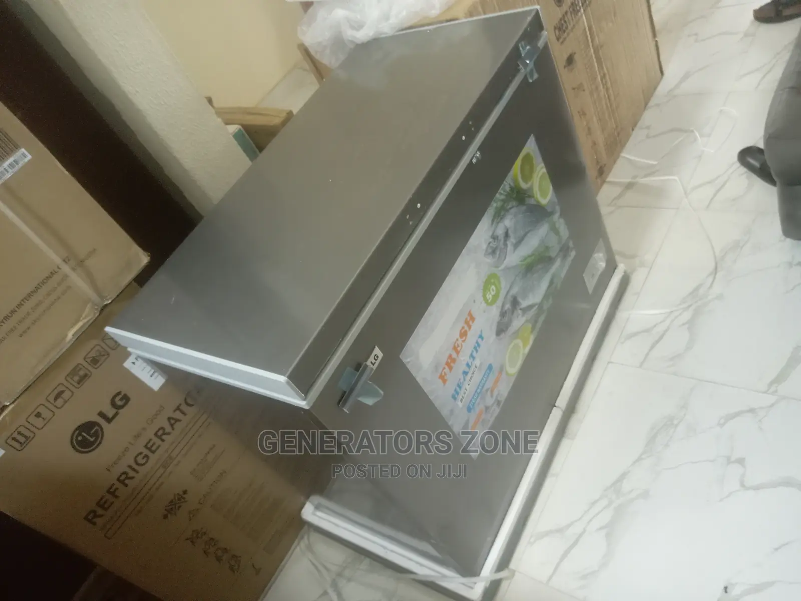 Lg Single Door Chest Freezer-(Silver) With Light+Basket-200l