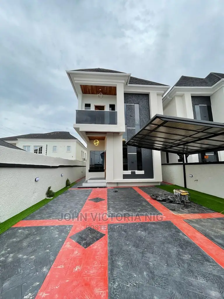 5bdrm Duplex in Thomas for sale