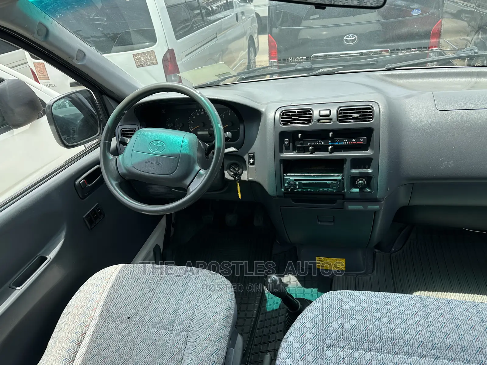 Toyota HiAce 2006 White