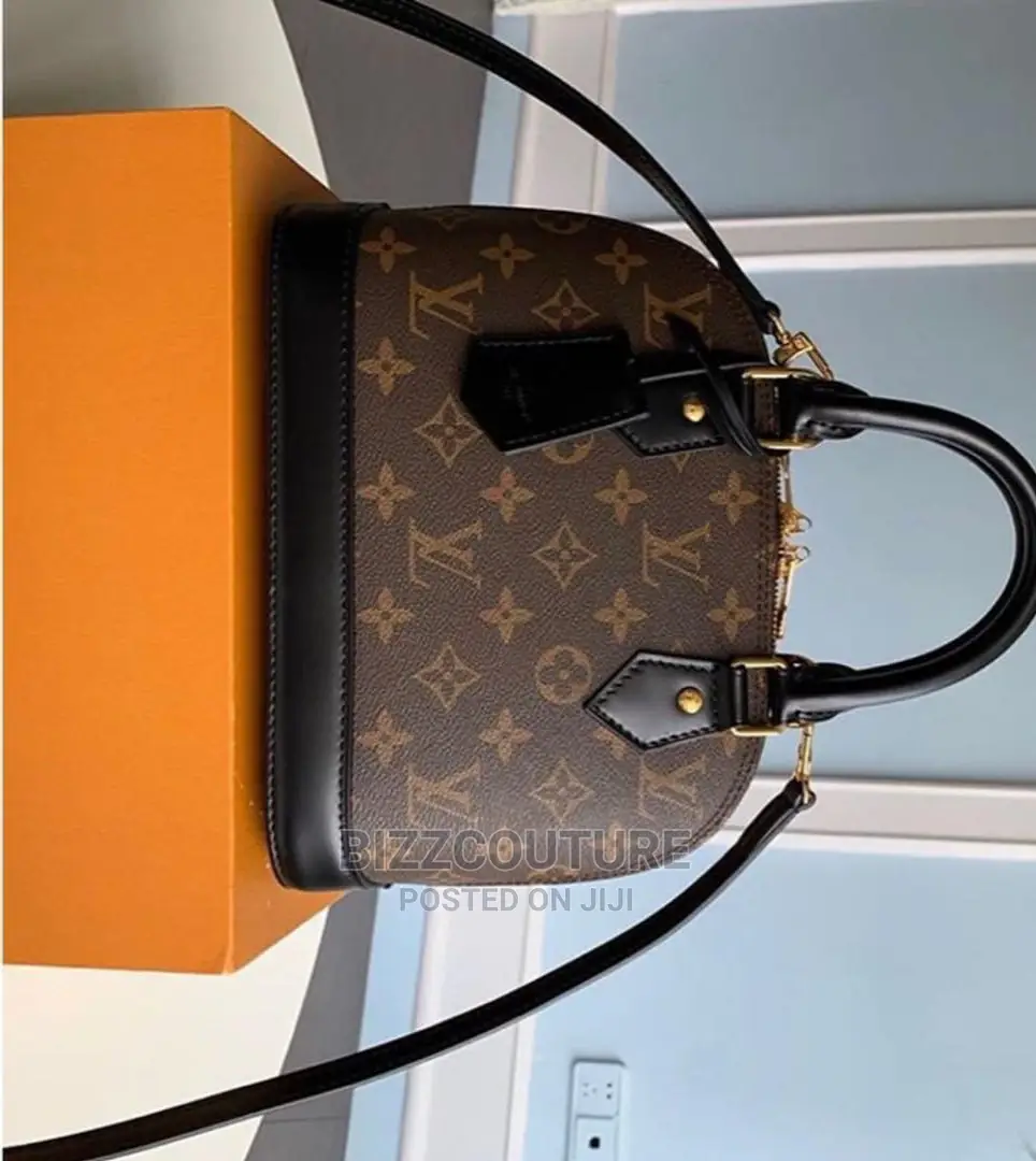 Original LOUIS VUITTON Shoulder Bags Available in Store