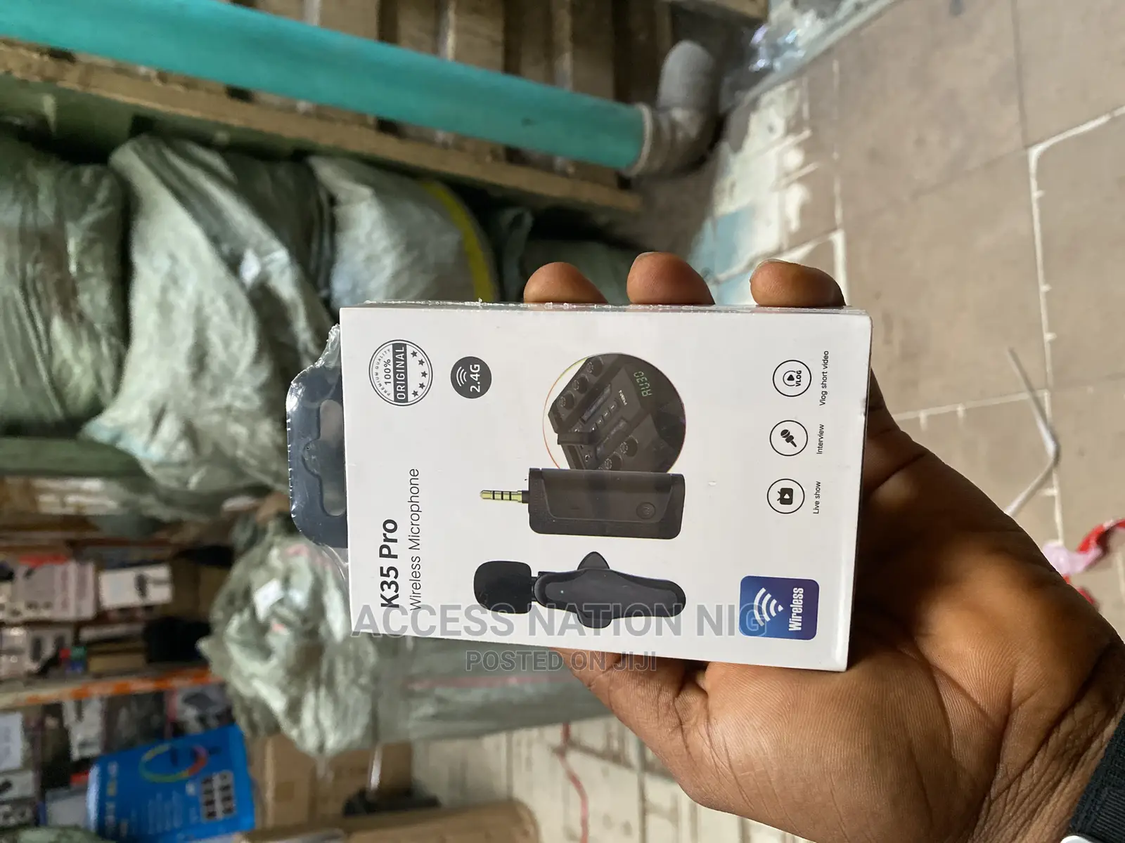  PRO Dual Microphone 3.5mm Aux Wireless Microphone