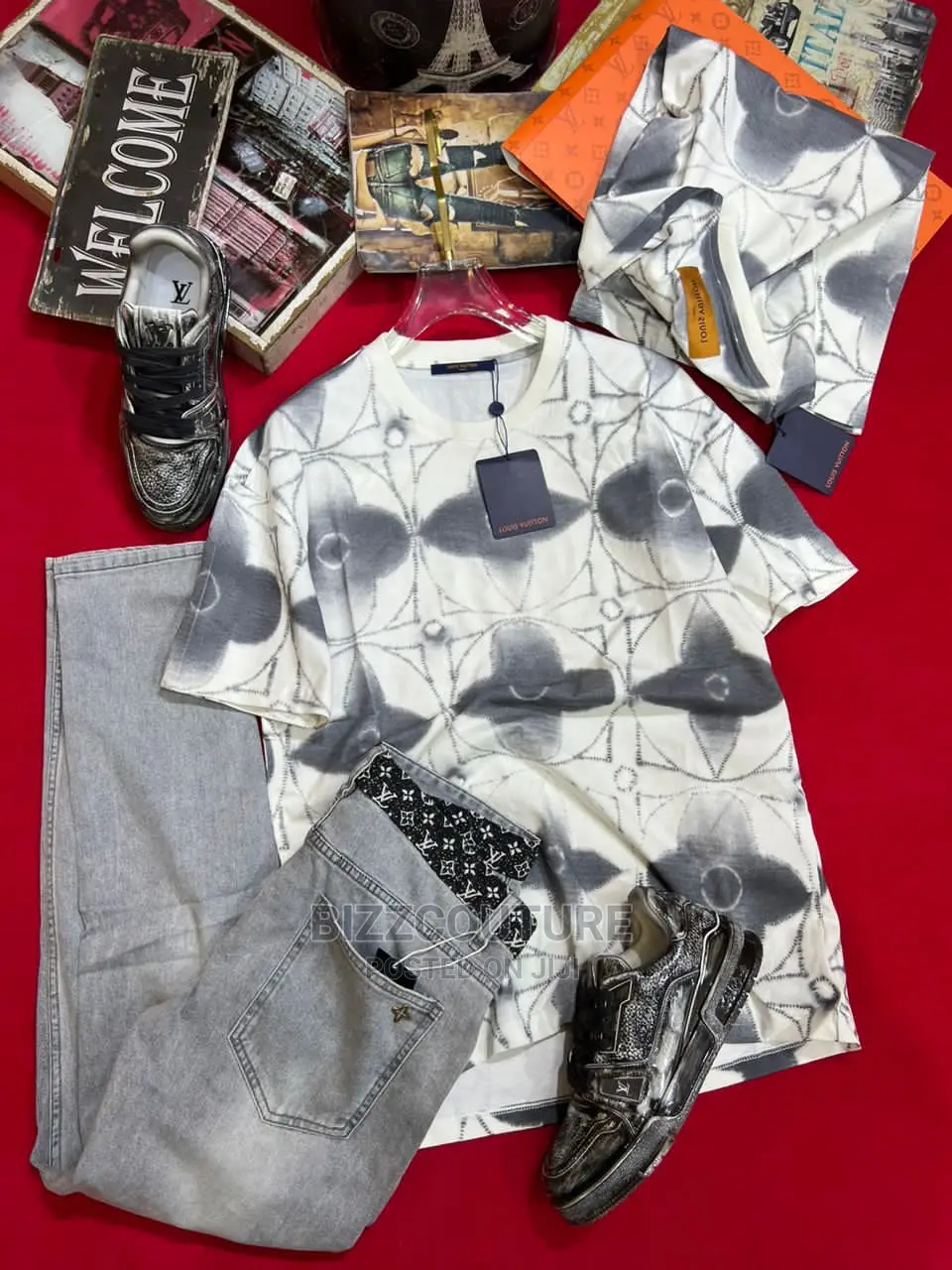 Original LOUIS VUITTON T-Shirts Available in Store