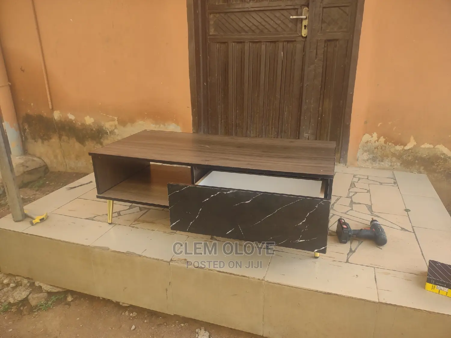 Standard Center Table With Gold Leg Stand
