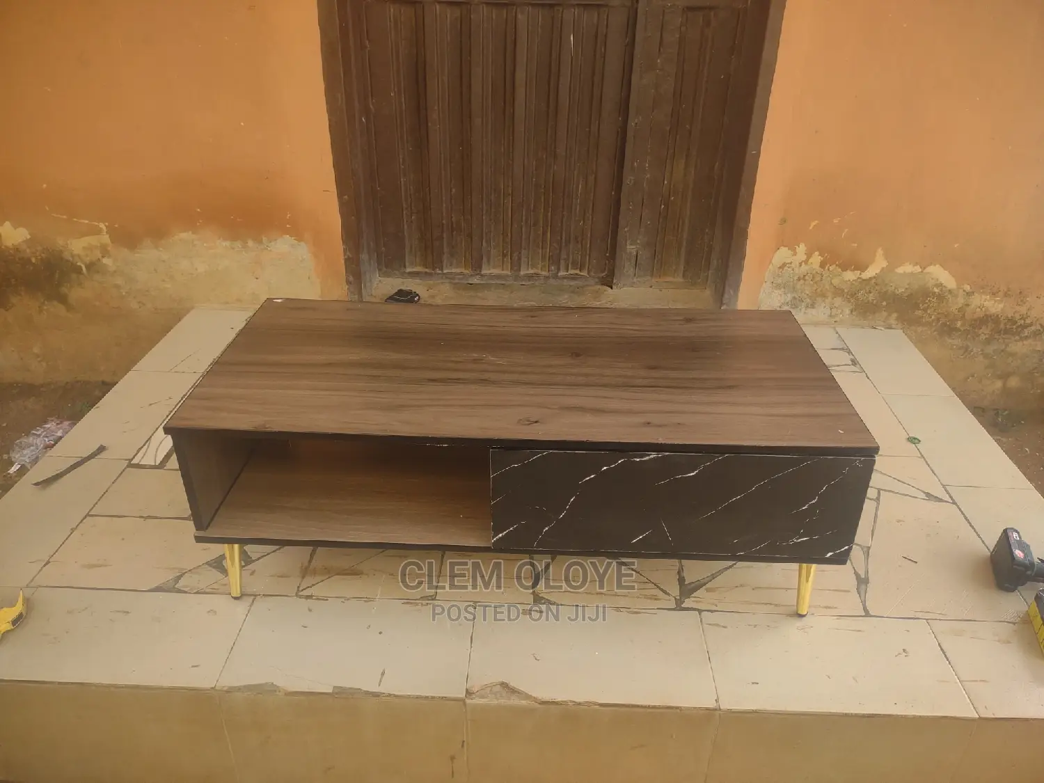 Standard Center Table With Gold Leg Stand