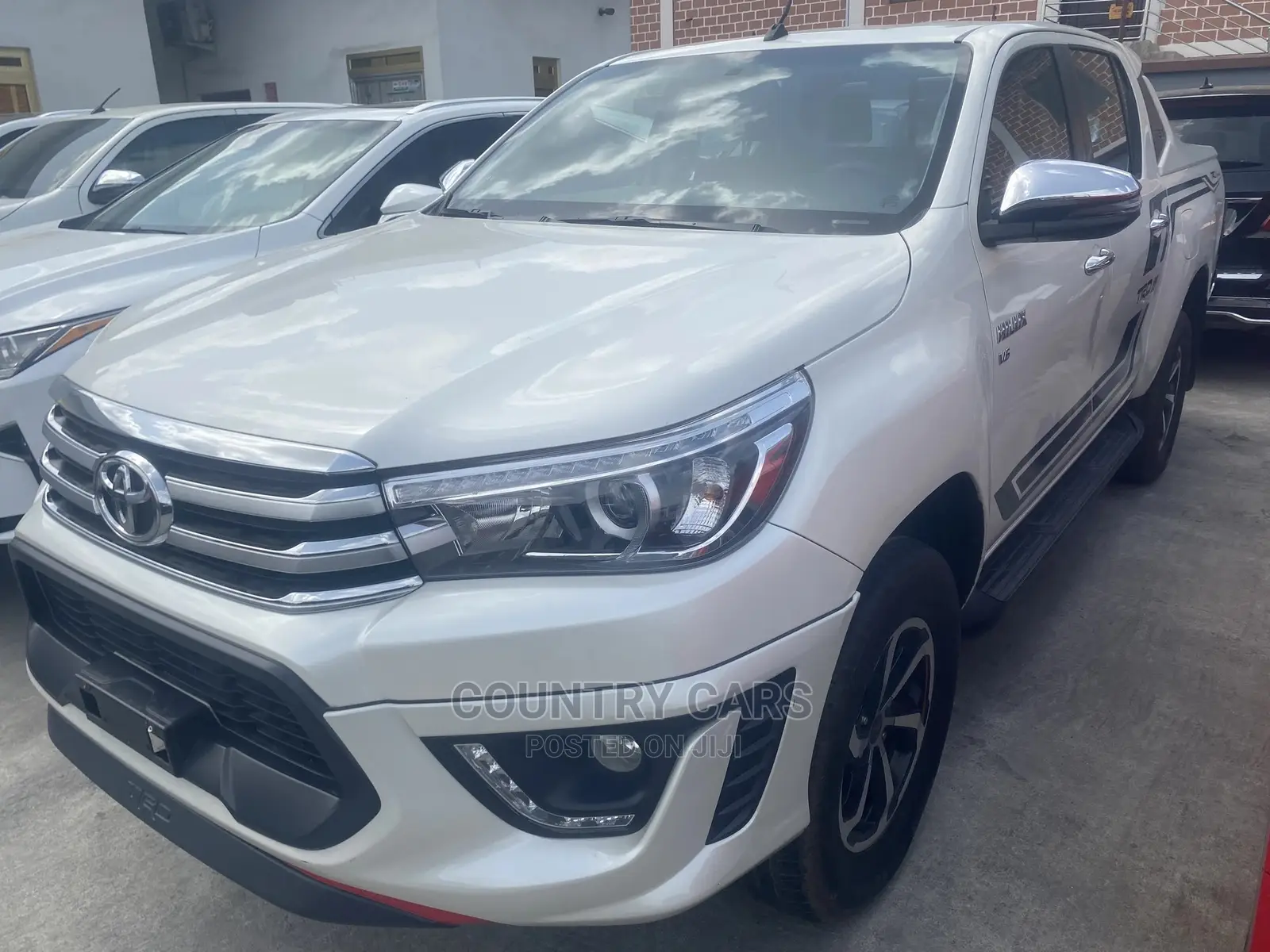 Toyota Hilux 2020 White