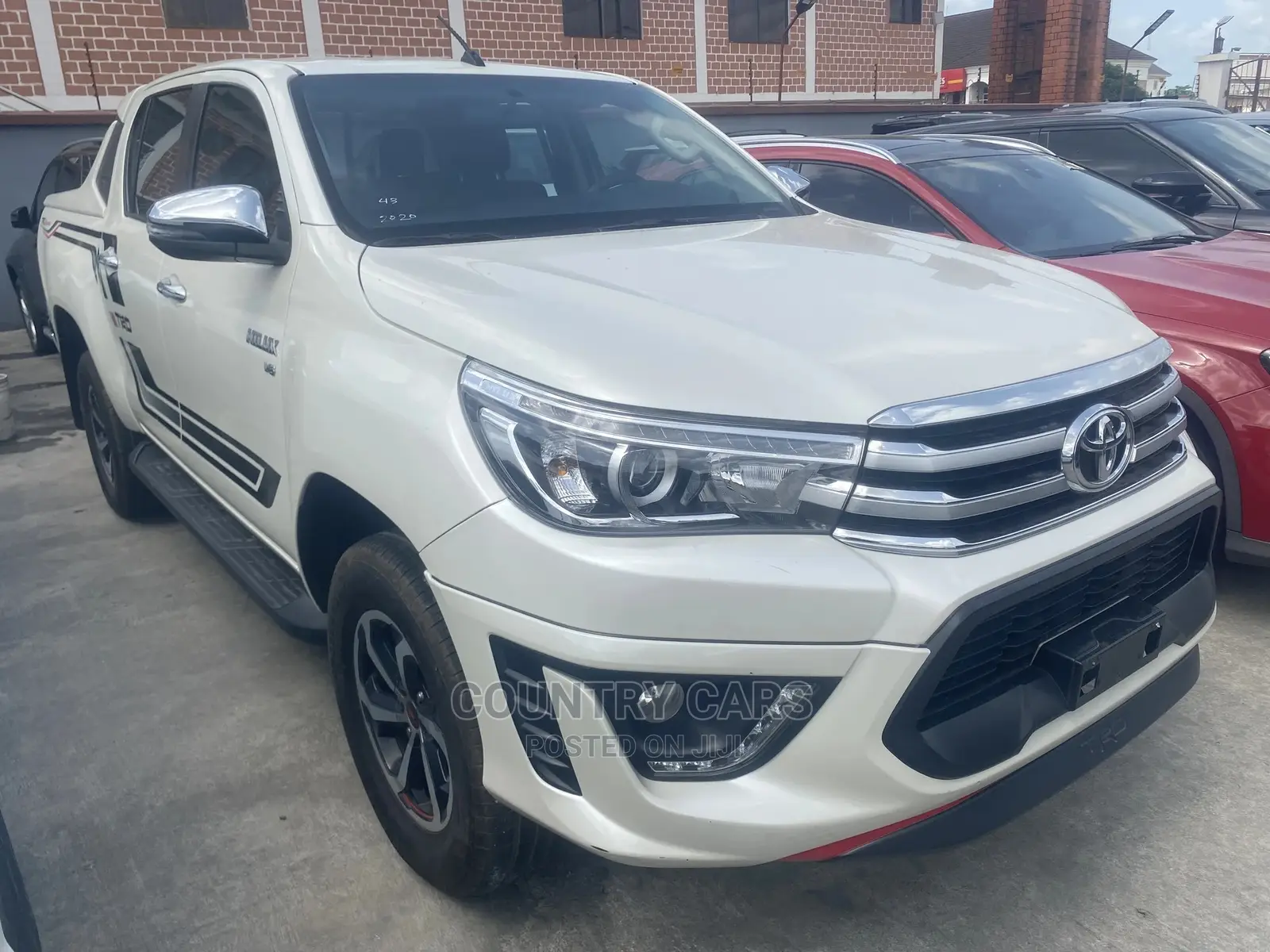 Toyota Hilux 2020 White