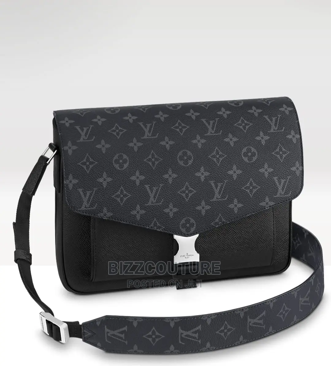 Original LOUIS VUITTON Crossbody Bags Available in Store