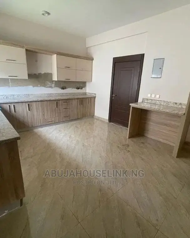 7bdrm Duplex in Bilaad Estate, Jabi for sale