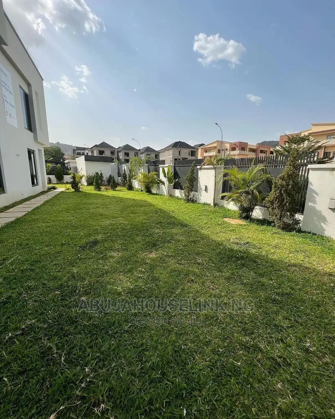 5bdrm Duplex in Katampe Extension, Guzape District for sale