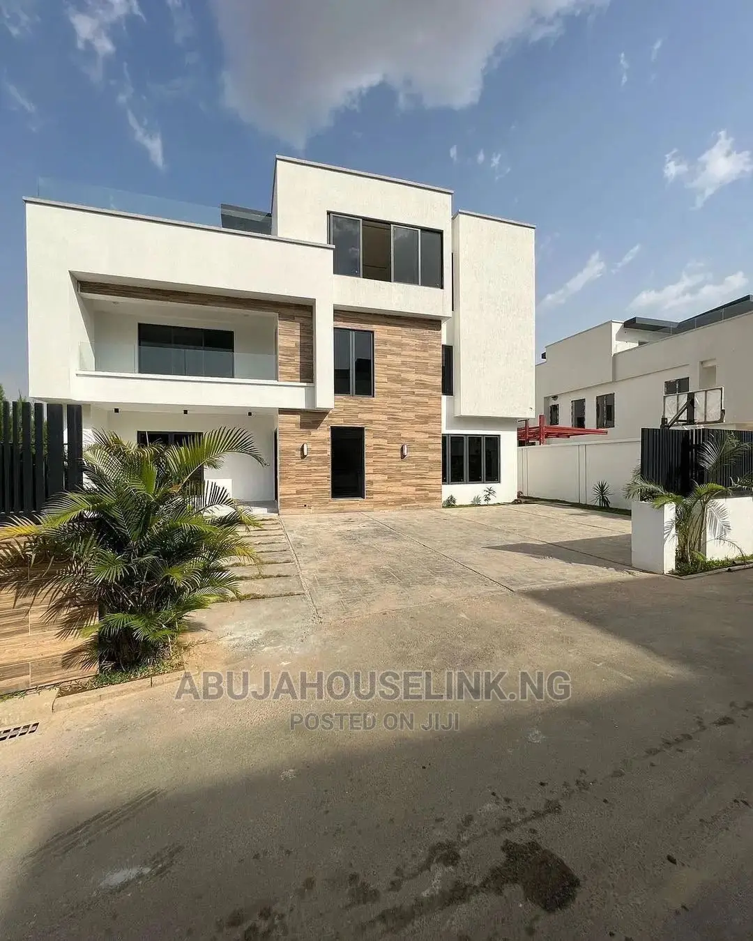5bdrm Duplex in Katampe Extension, Guzape District for sale