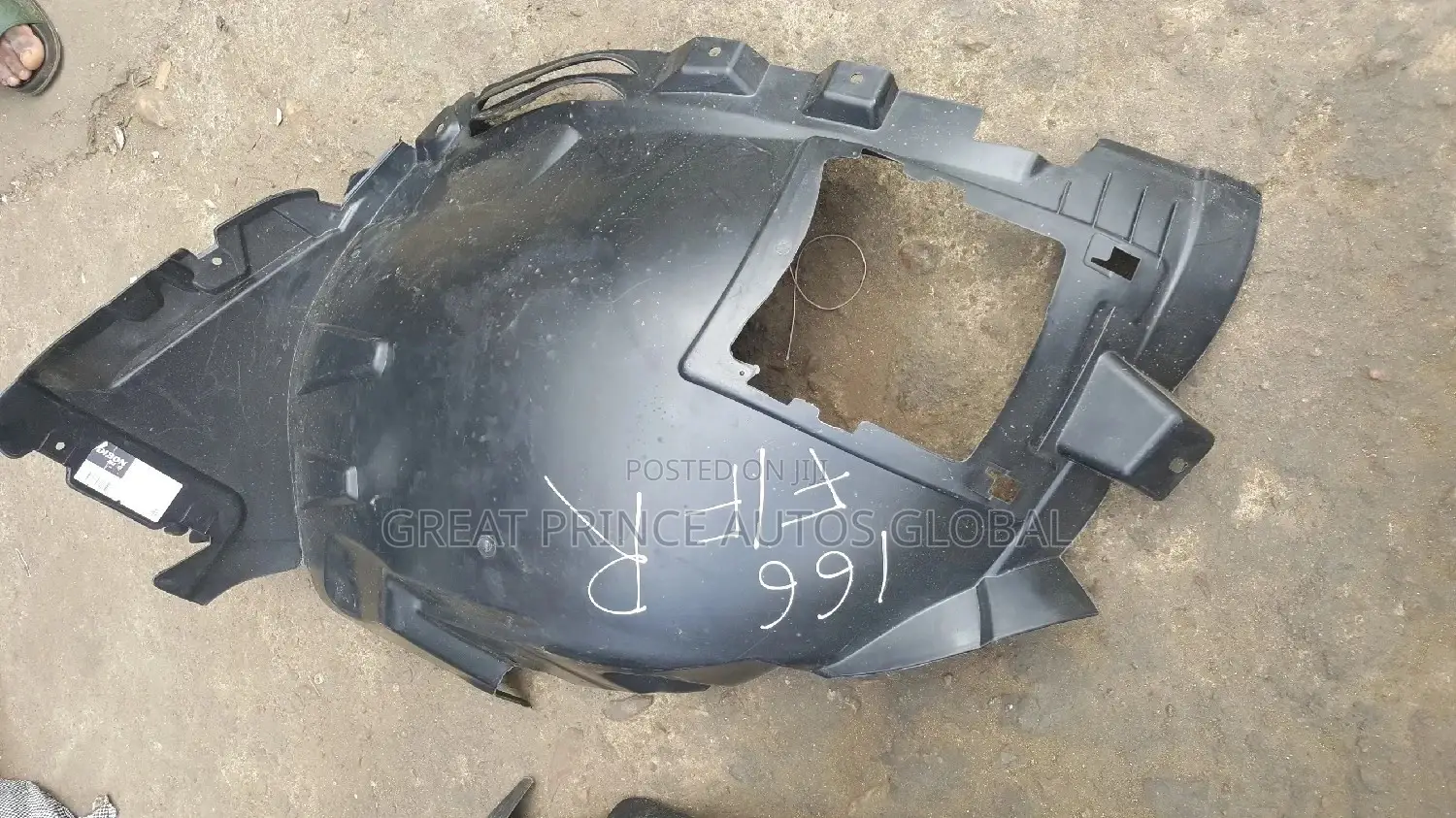 Front Front Under Tyre Sand Protector ML350 166/ GL 166