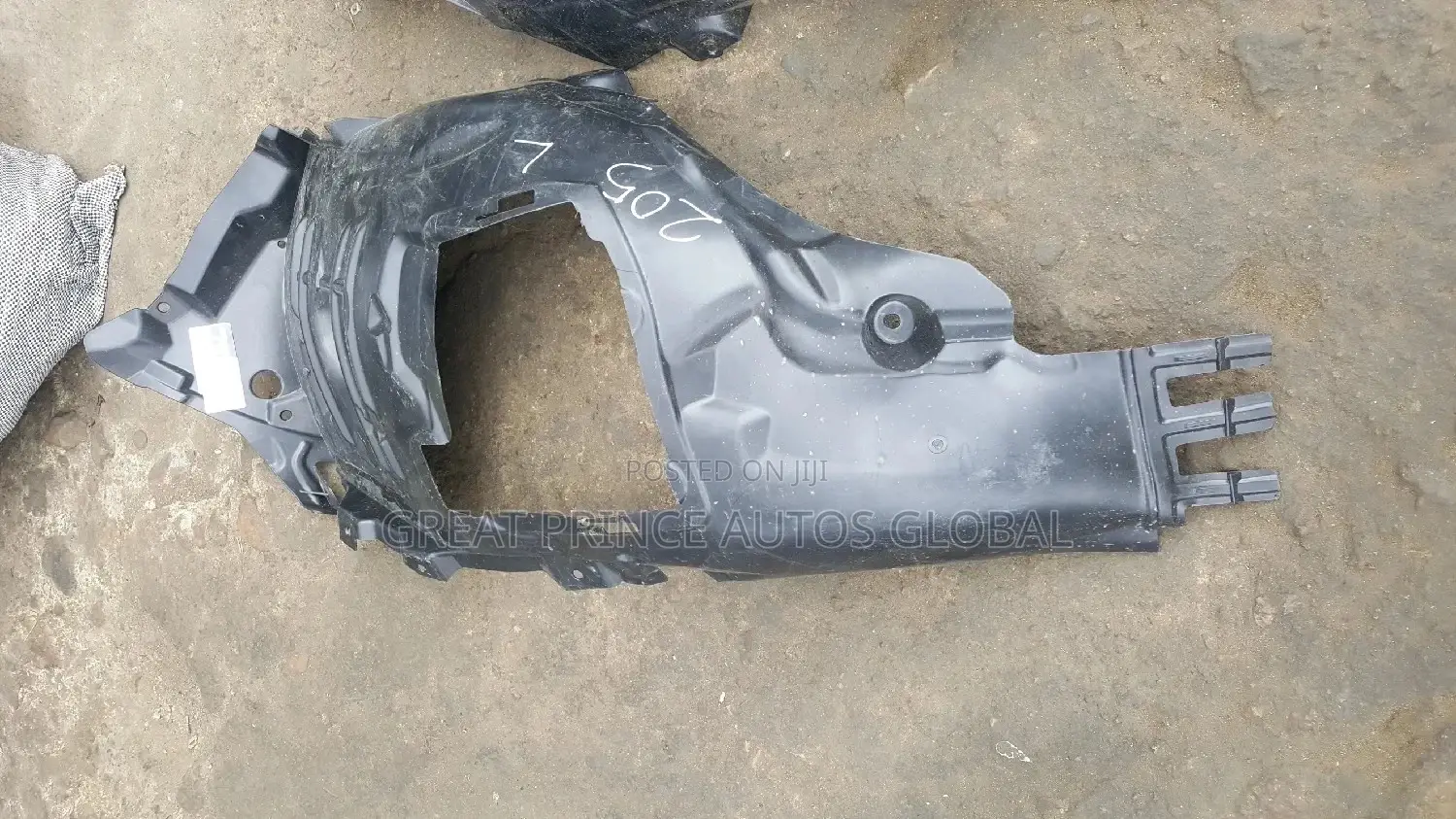 Front Under Tyre Sand Protector C300 205