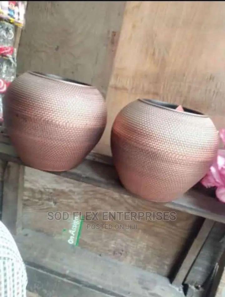 25cm Thick Plastic Flower Pot