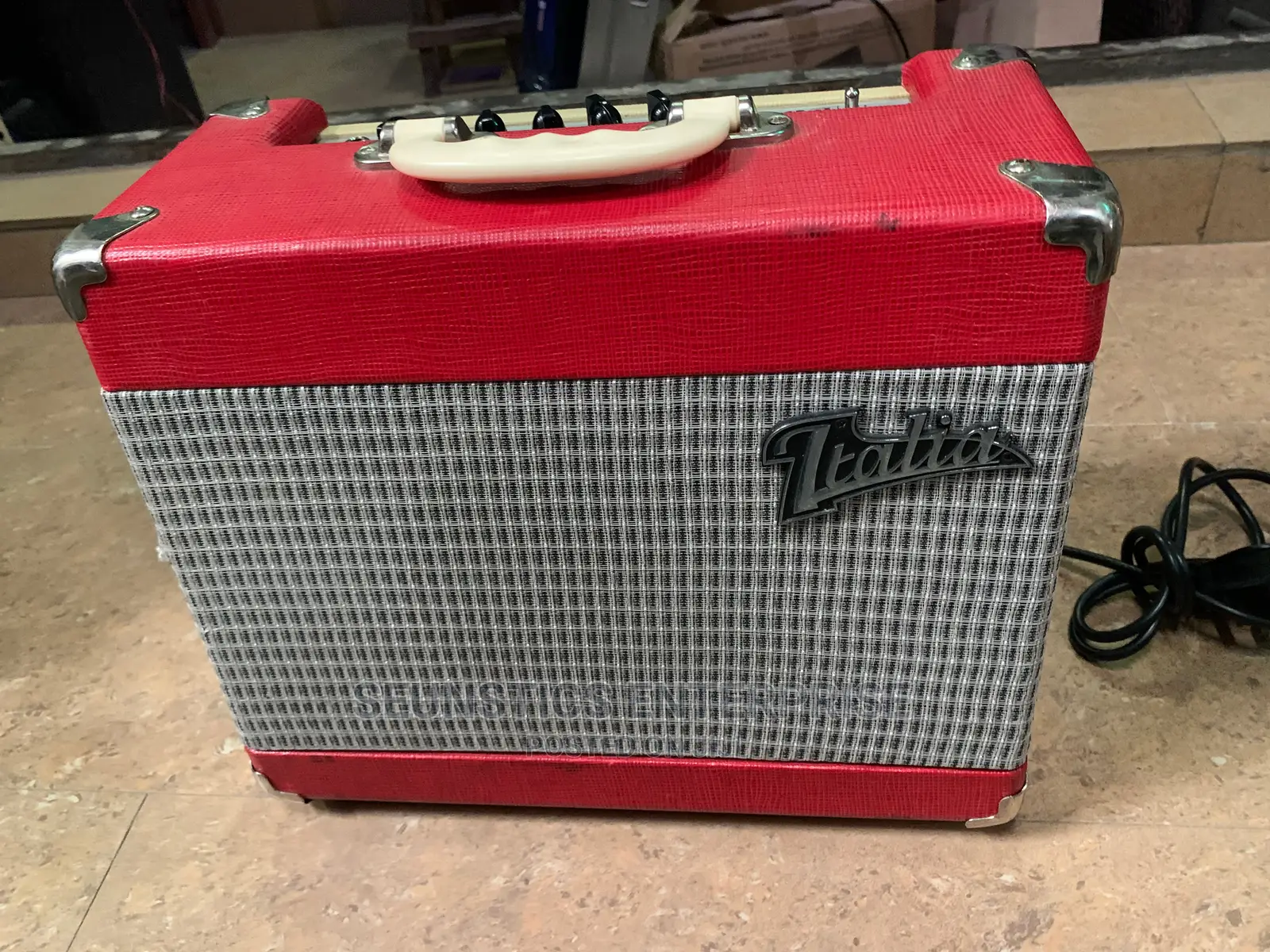 Quality Italia Rectro 15 Guitar Amplifier (Combo)