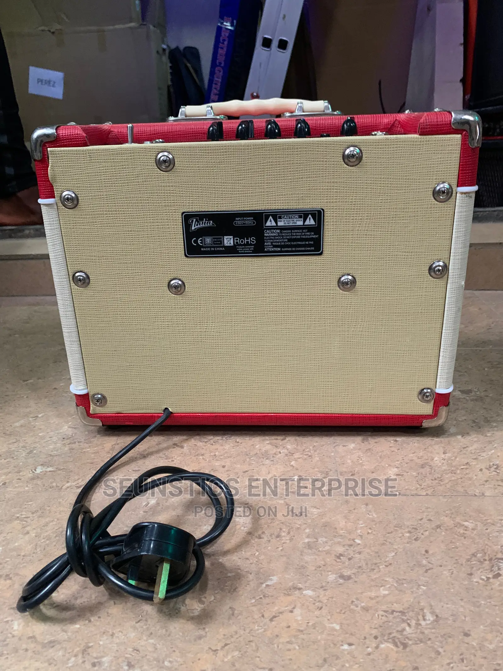Quality Italia Rectro 15 Guitar Amplifier (Combo)