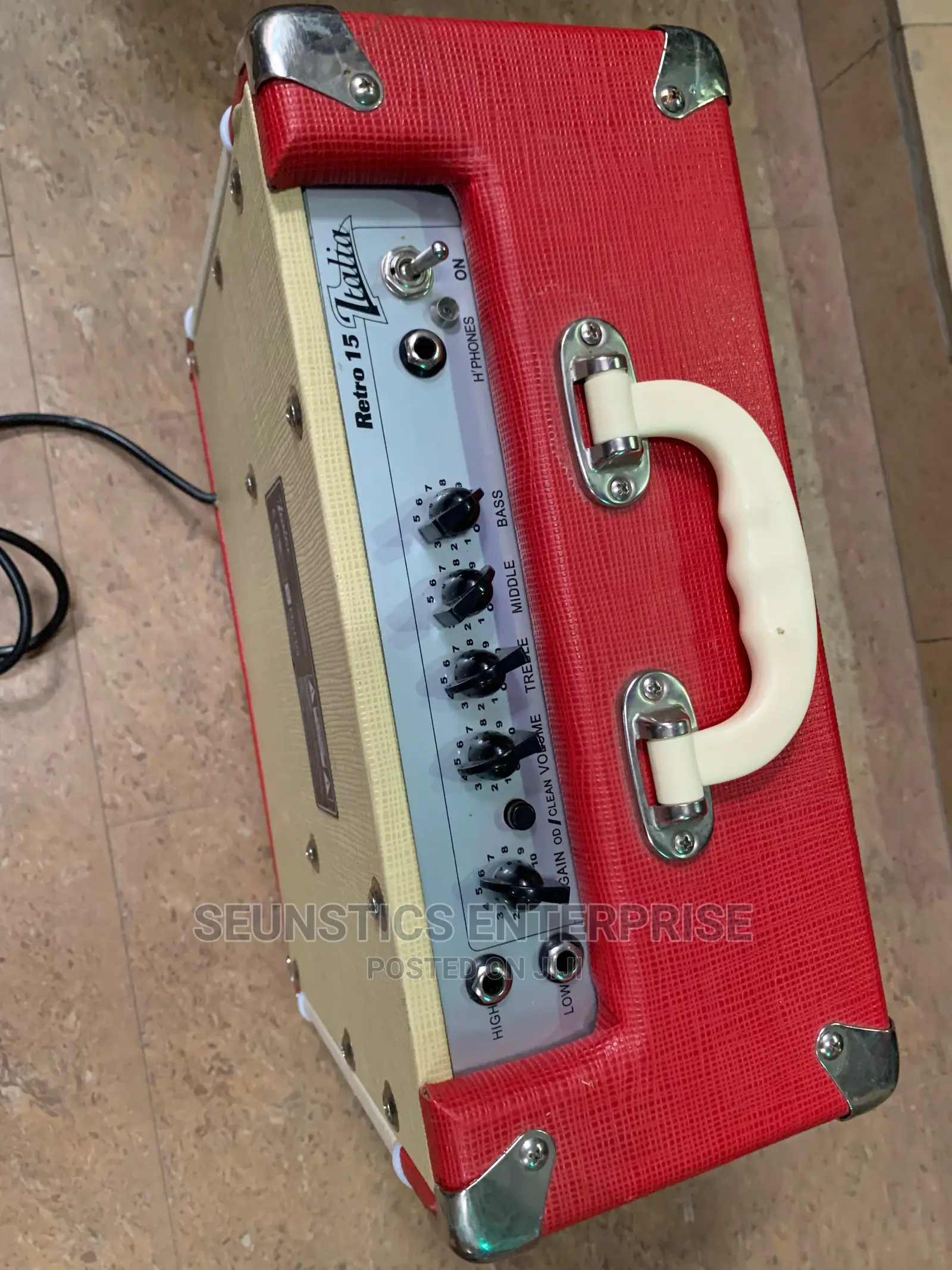 Quality Italia Rectro 15 Guitar Amplifier (Combo)