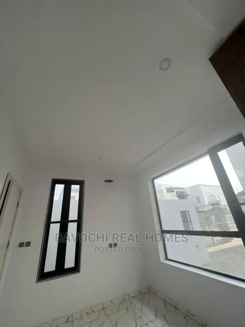 2bdrm Apartment in Ologolo Estate, Lekki for rent