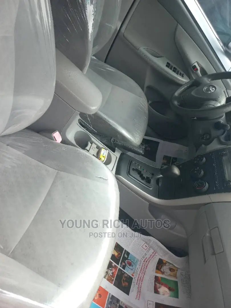 Toyota Corolla 2009 Silver