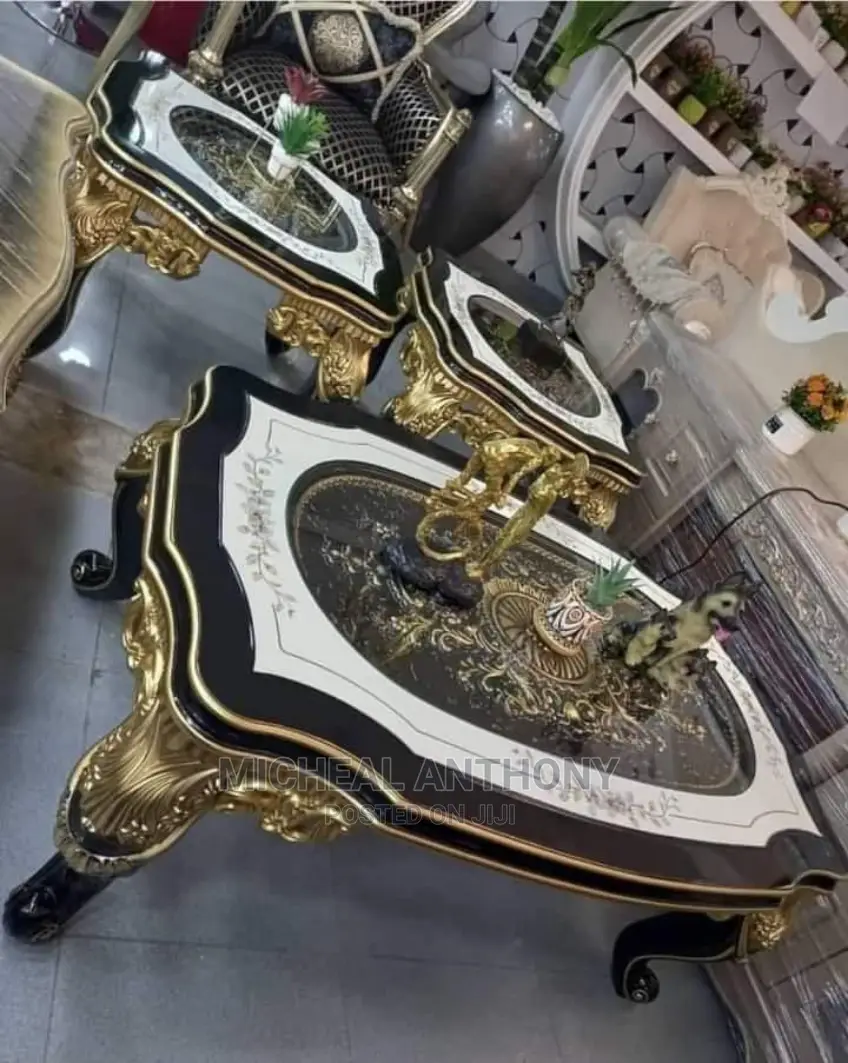 Executive Royal Center Table Complete Set