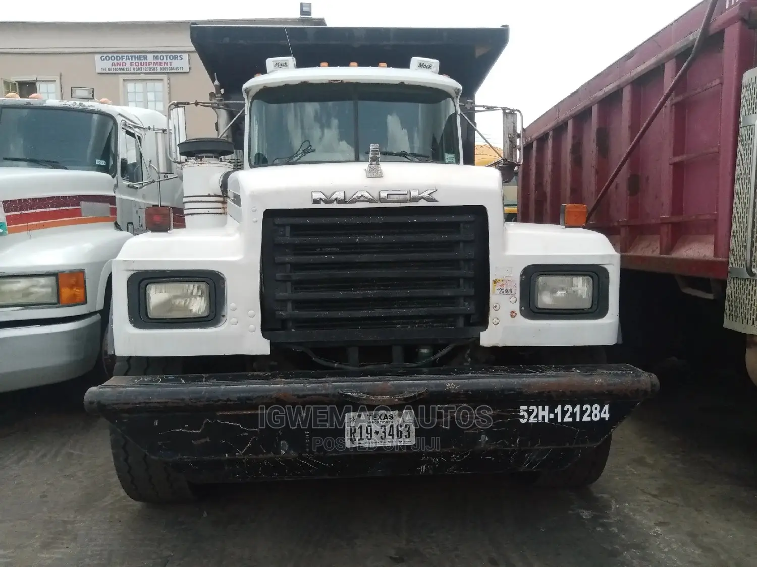 2004 Mack Rd Dump Truck.