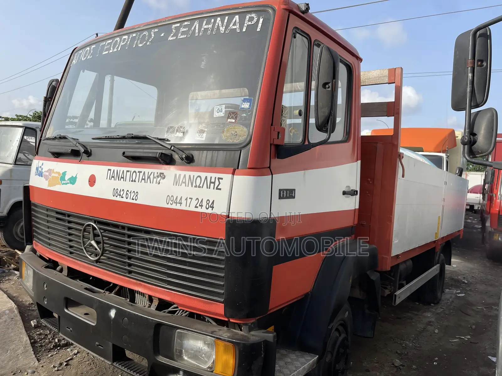 Mercedes-Benz 814 4cylinder Bucket