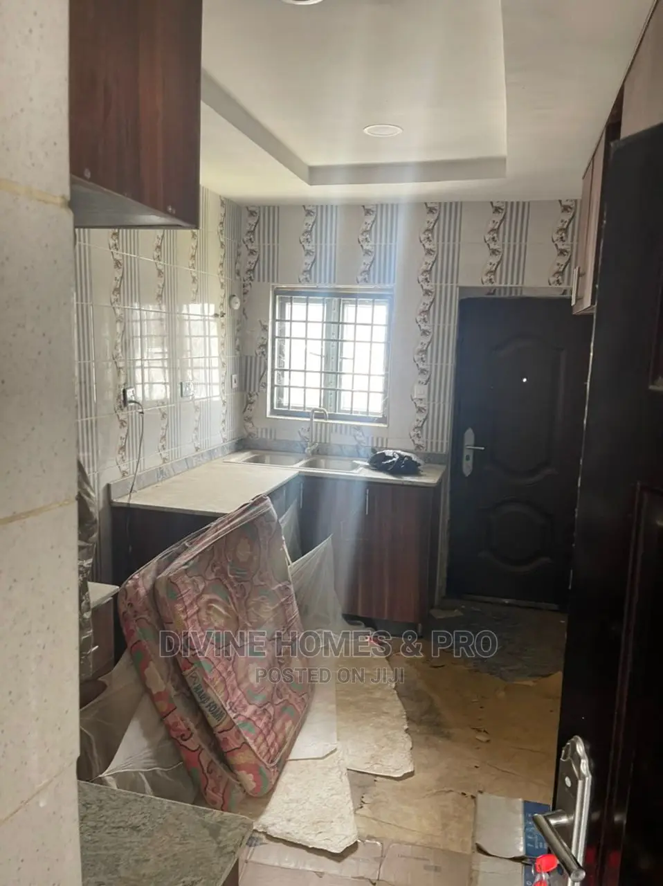 3bdrm Block of Flats in Life Camp for sale