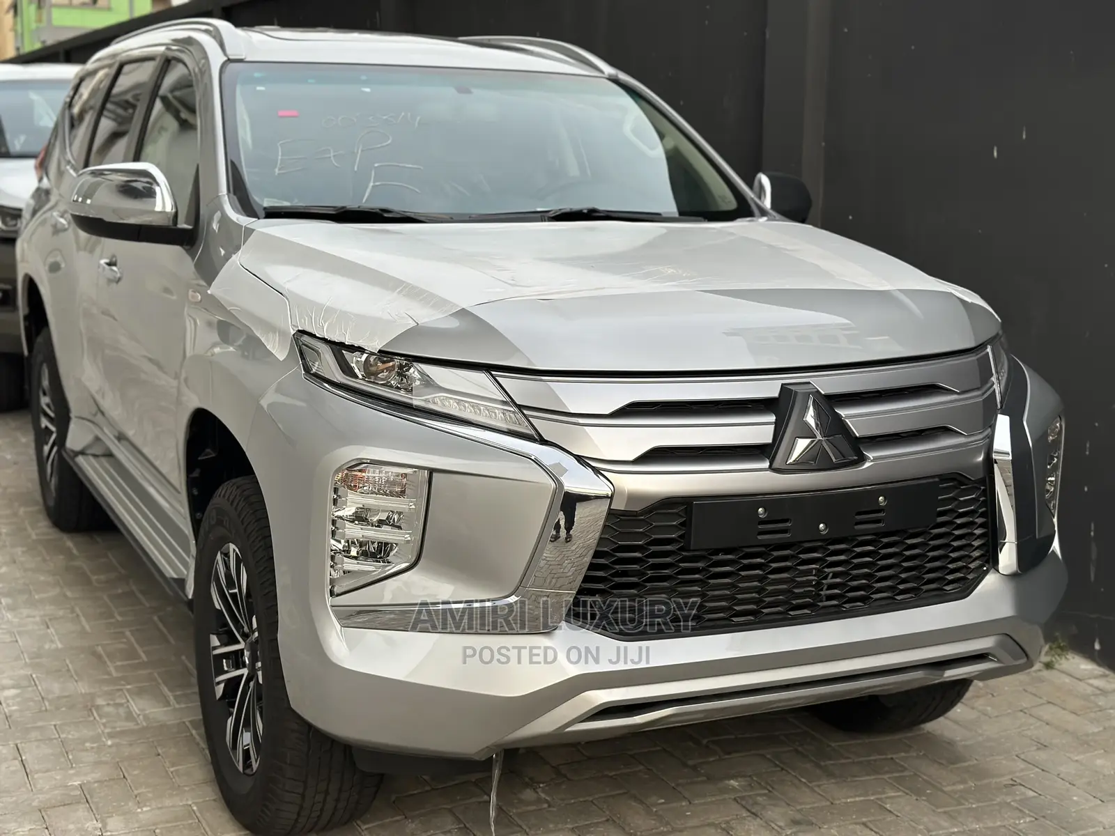 New Mitsubishi Montero Sport 2023 Silver
