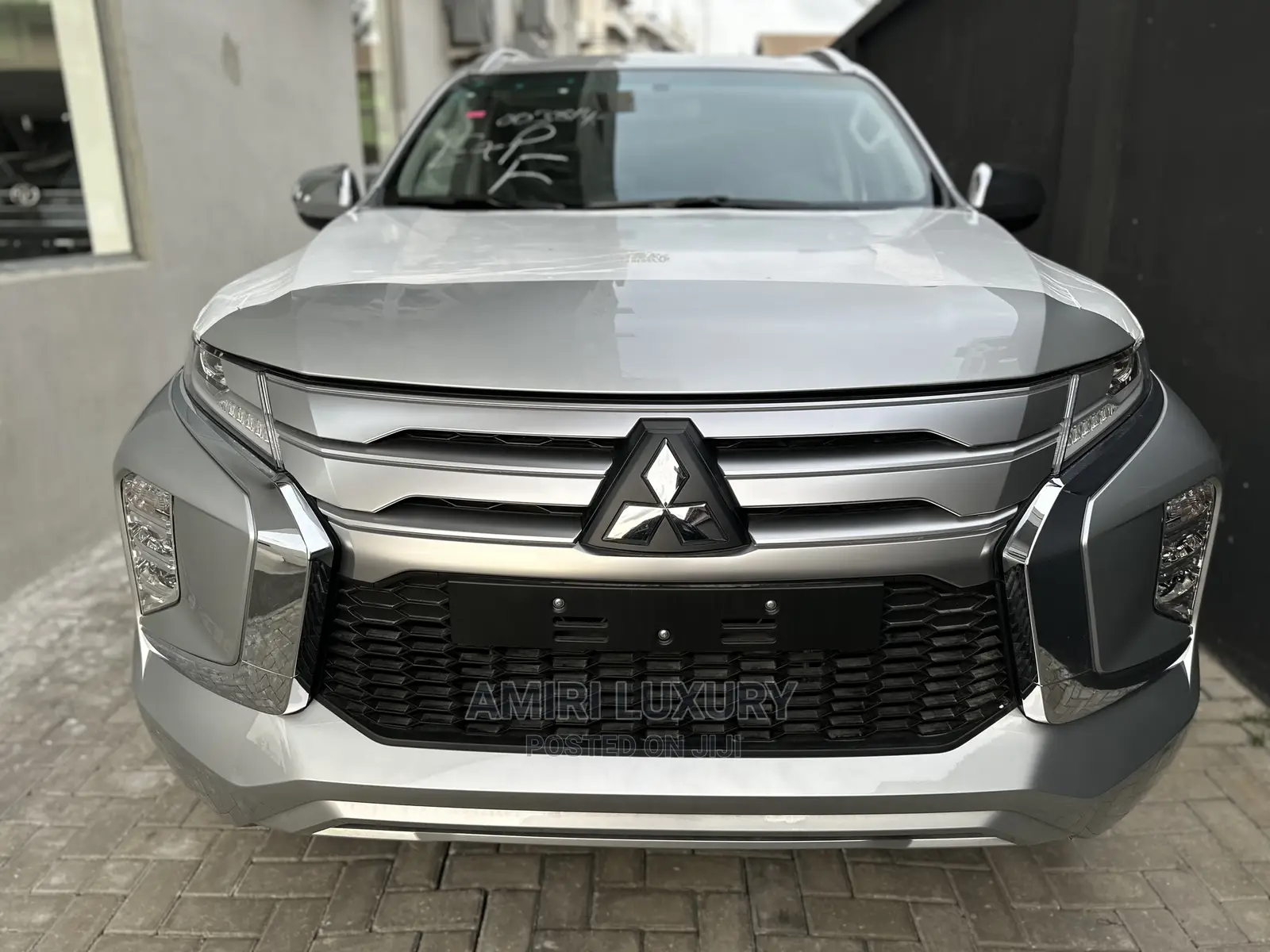New Mitsubishi Montero Sport 2023 Silver