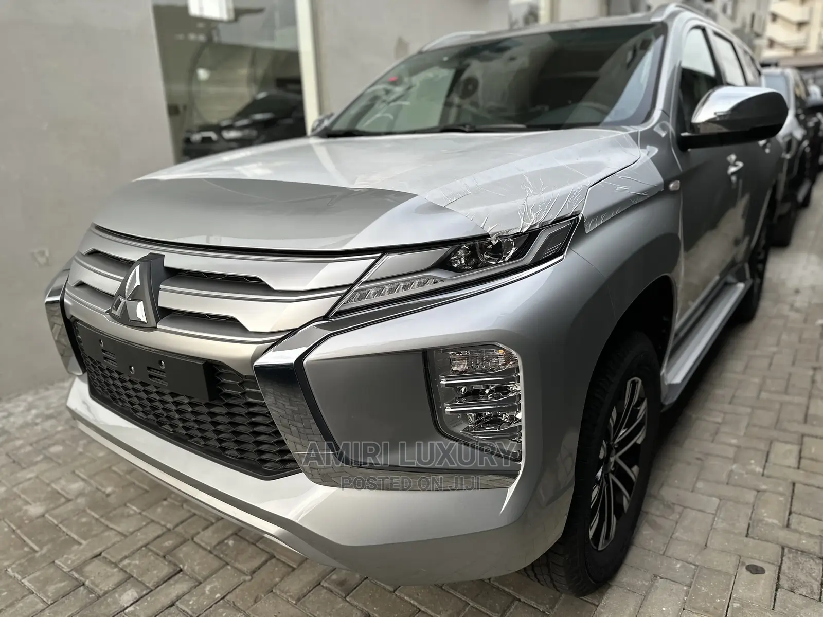 New Mitsubishi Montero Sport 2023 Silver