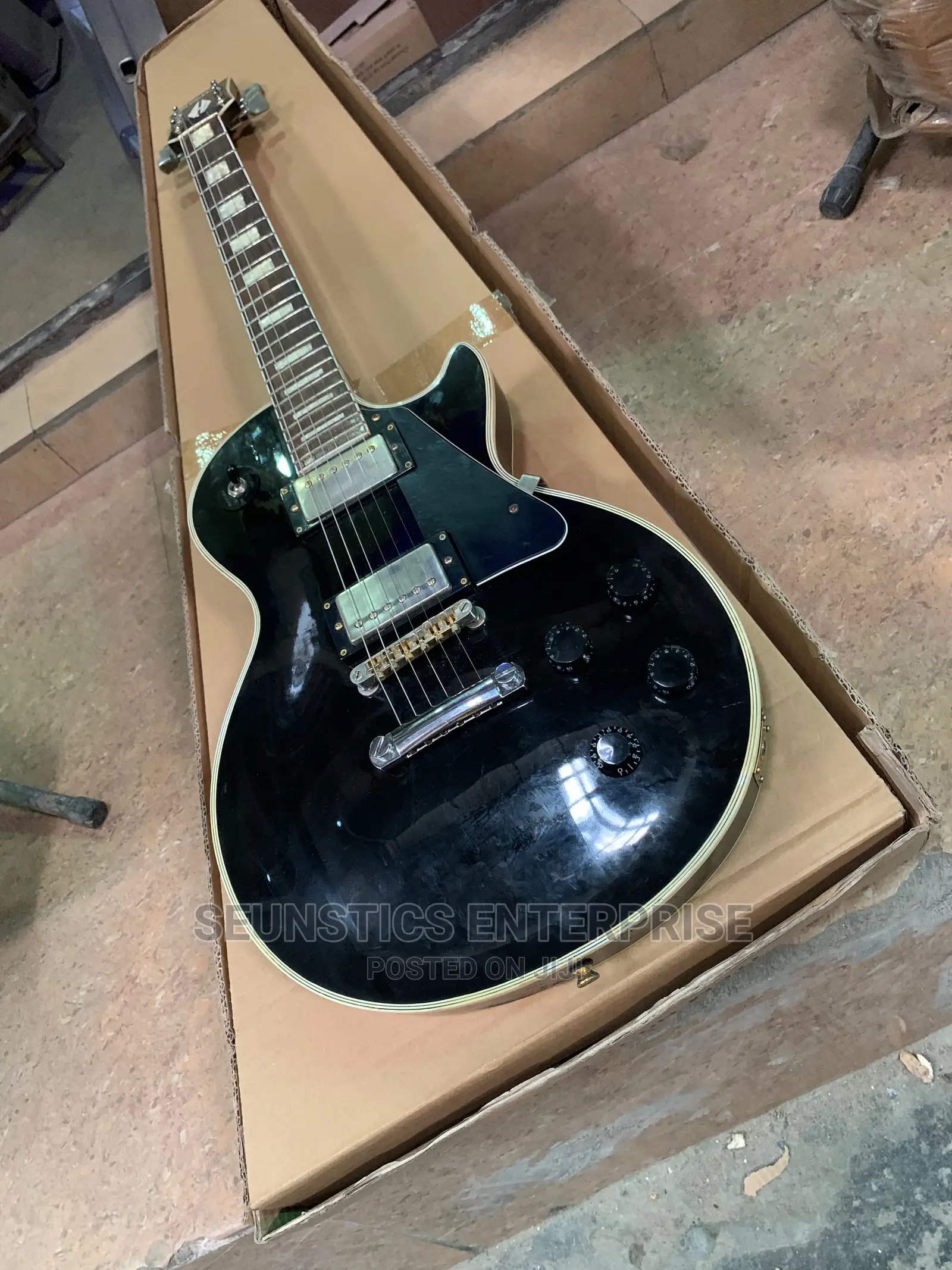 Quality Busker’S Les Paul Style Guitar
