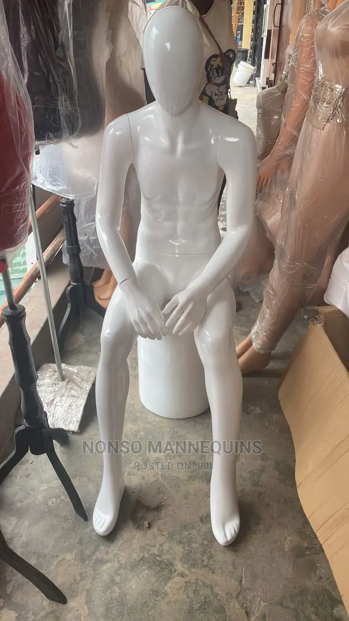 Fibre Glossy White Faceless Male Sitting Mannequin