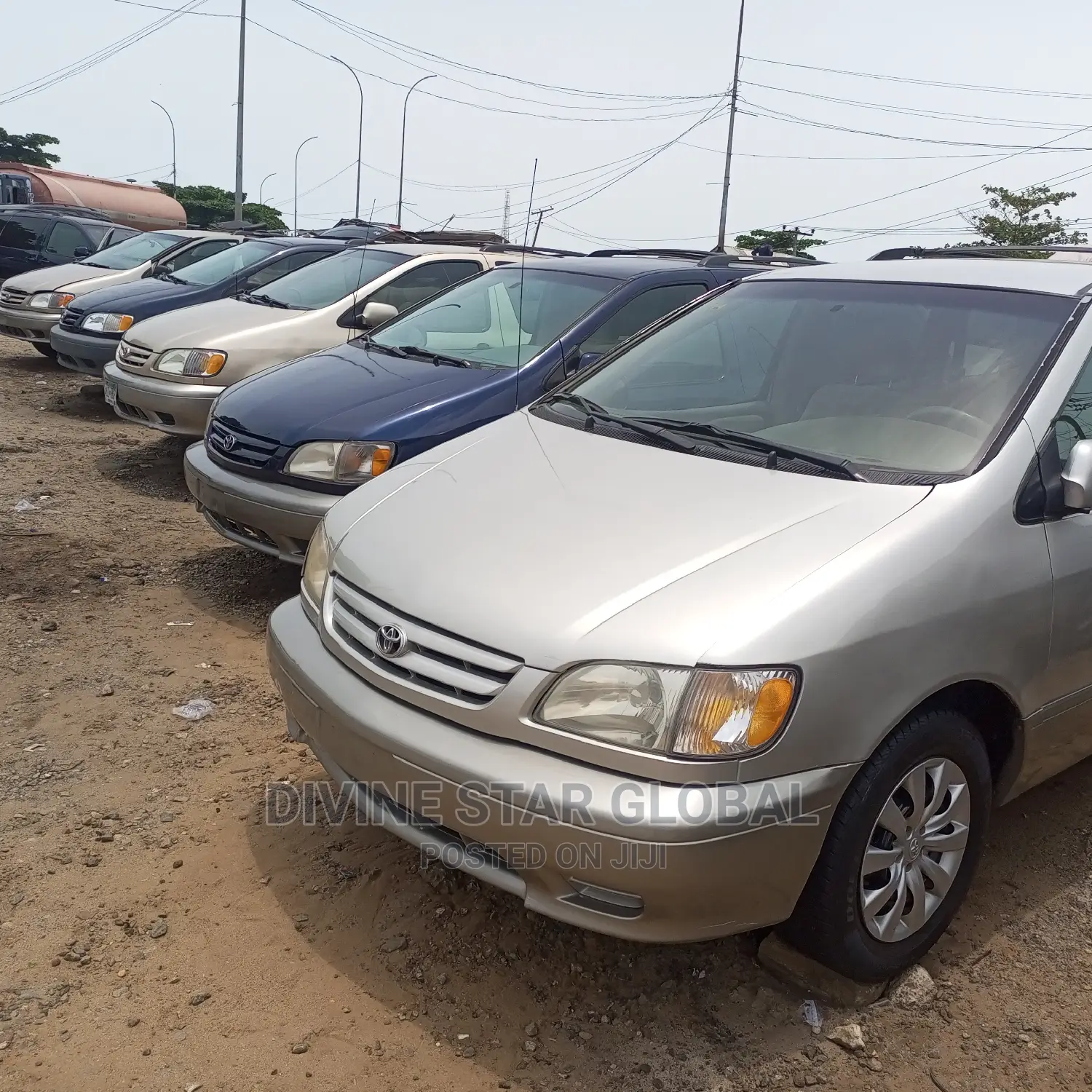 Toyota Sienna LE 2003 Gold
