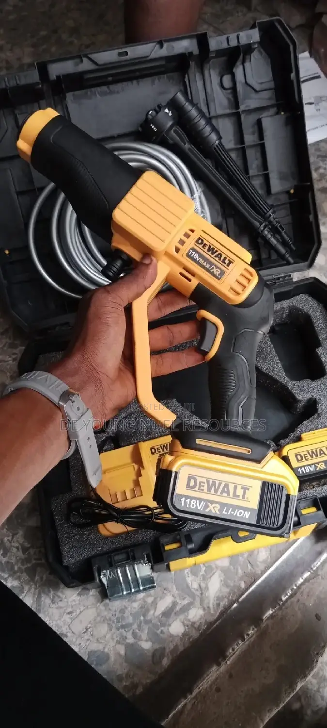 Quality Cordless Pressure Washer 118V Dewalt