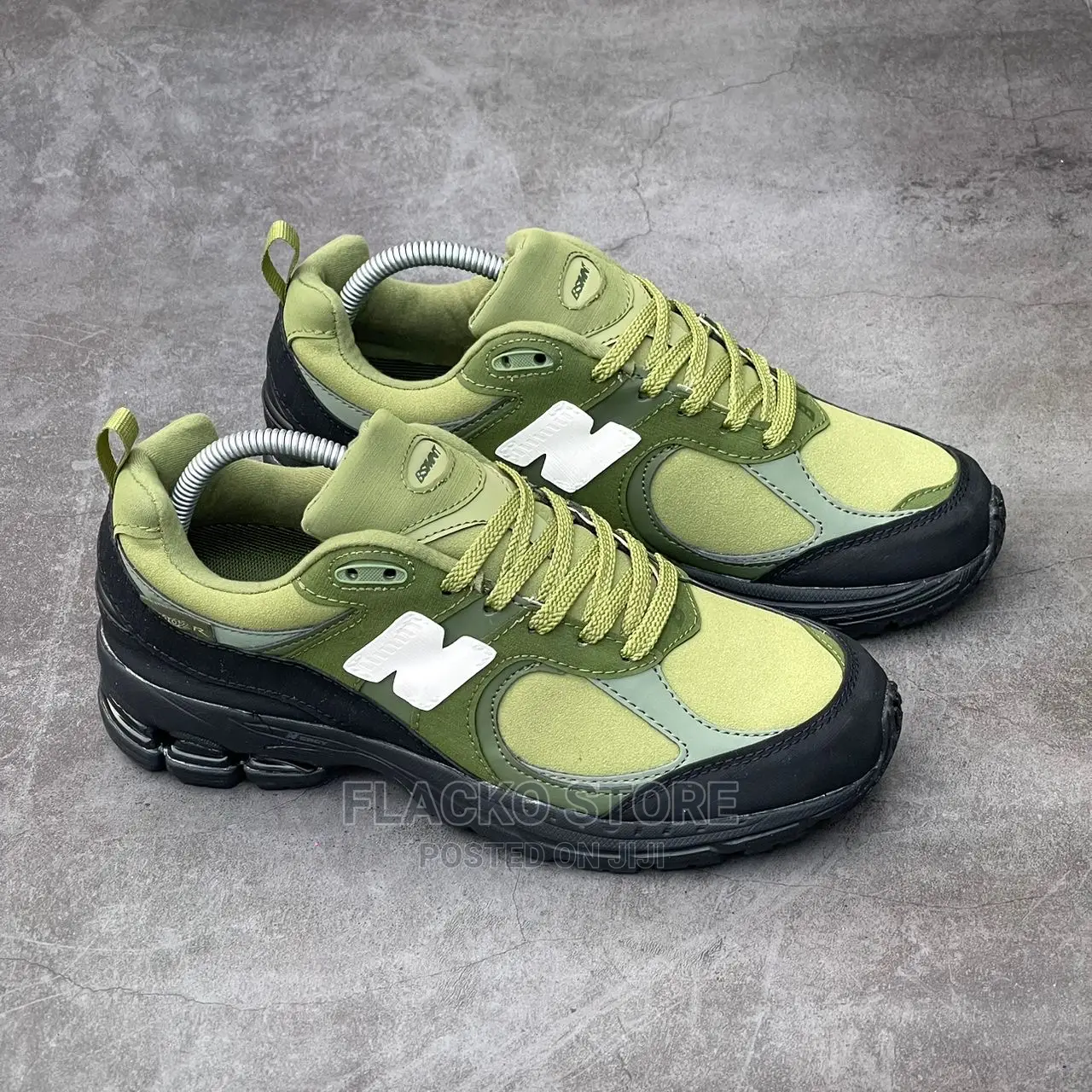 Original the Basement New Balance 2002R Moss Green Sneakers