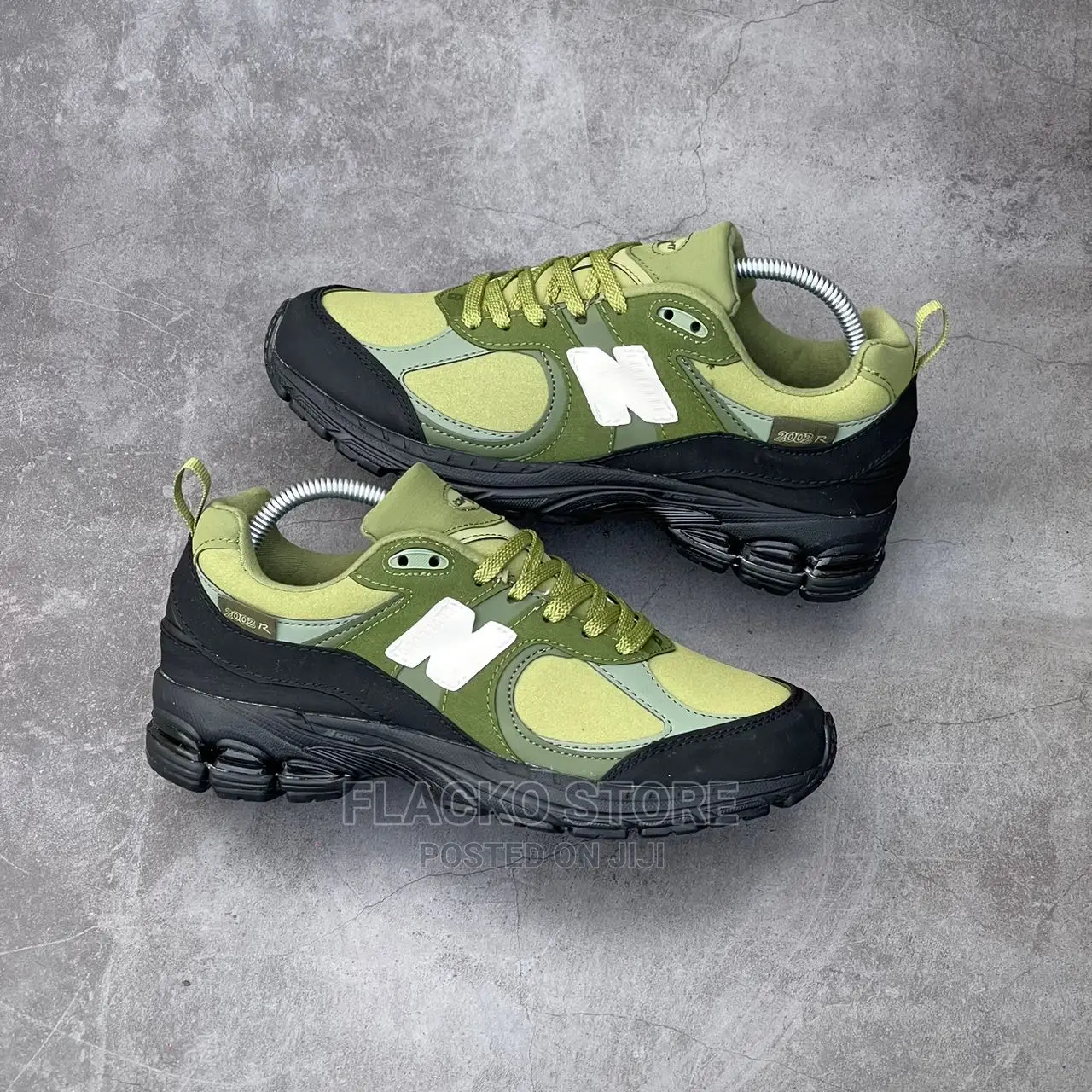 Original the Basement New Balance 2002R Moss Green Sneakers
