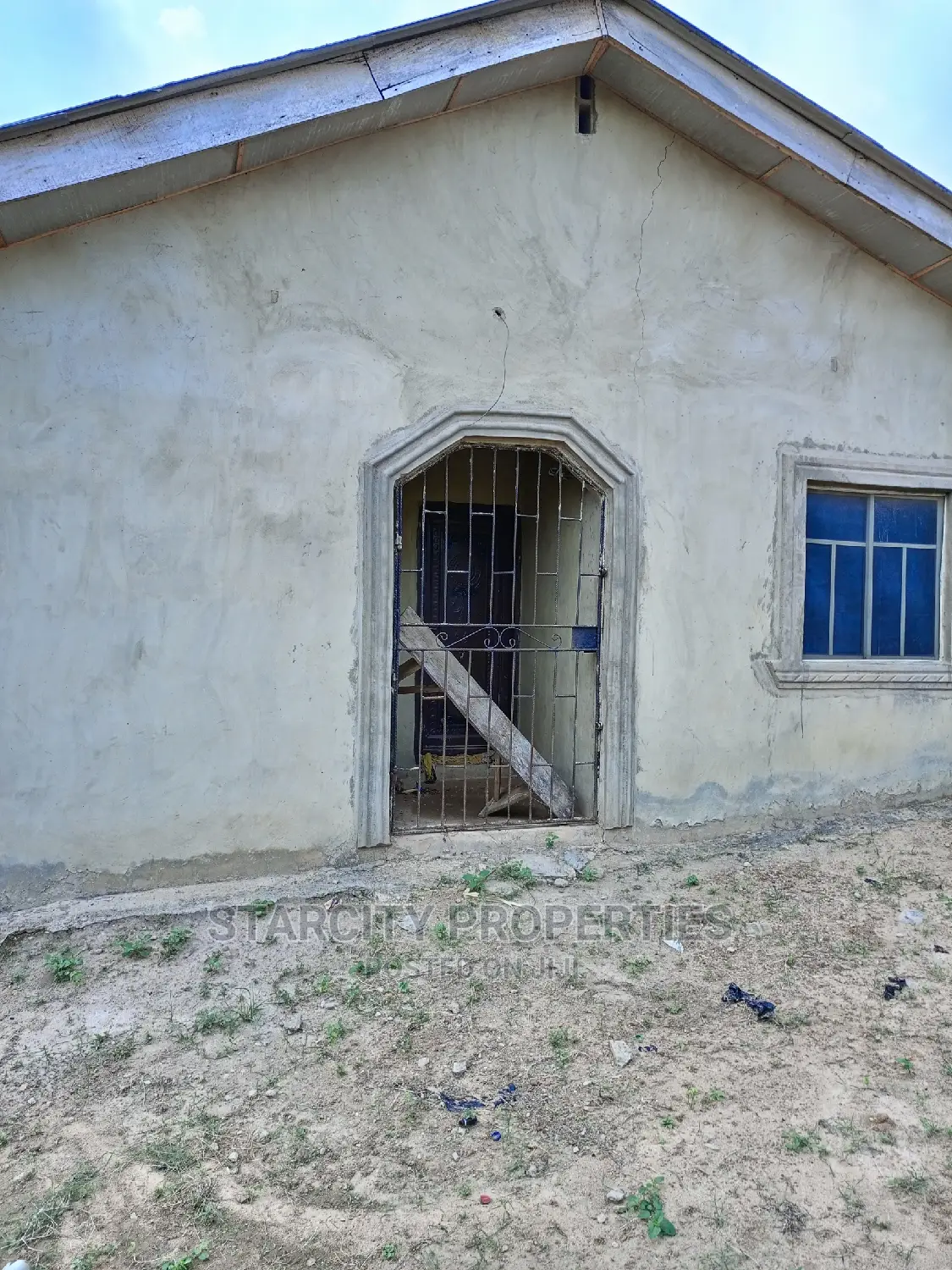 Furnished 2bdrm Bungalow in T.K Balogun Estate, Agric for sale