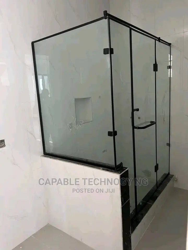 Standard Shower Cubicle