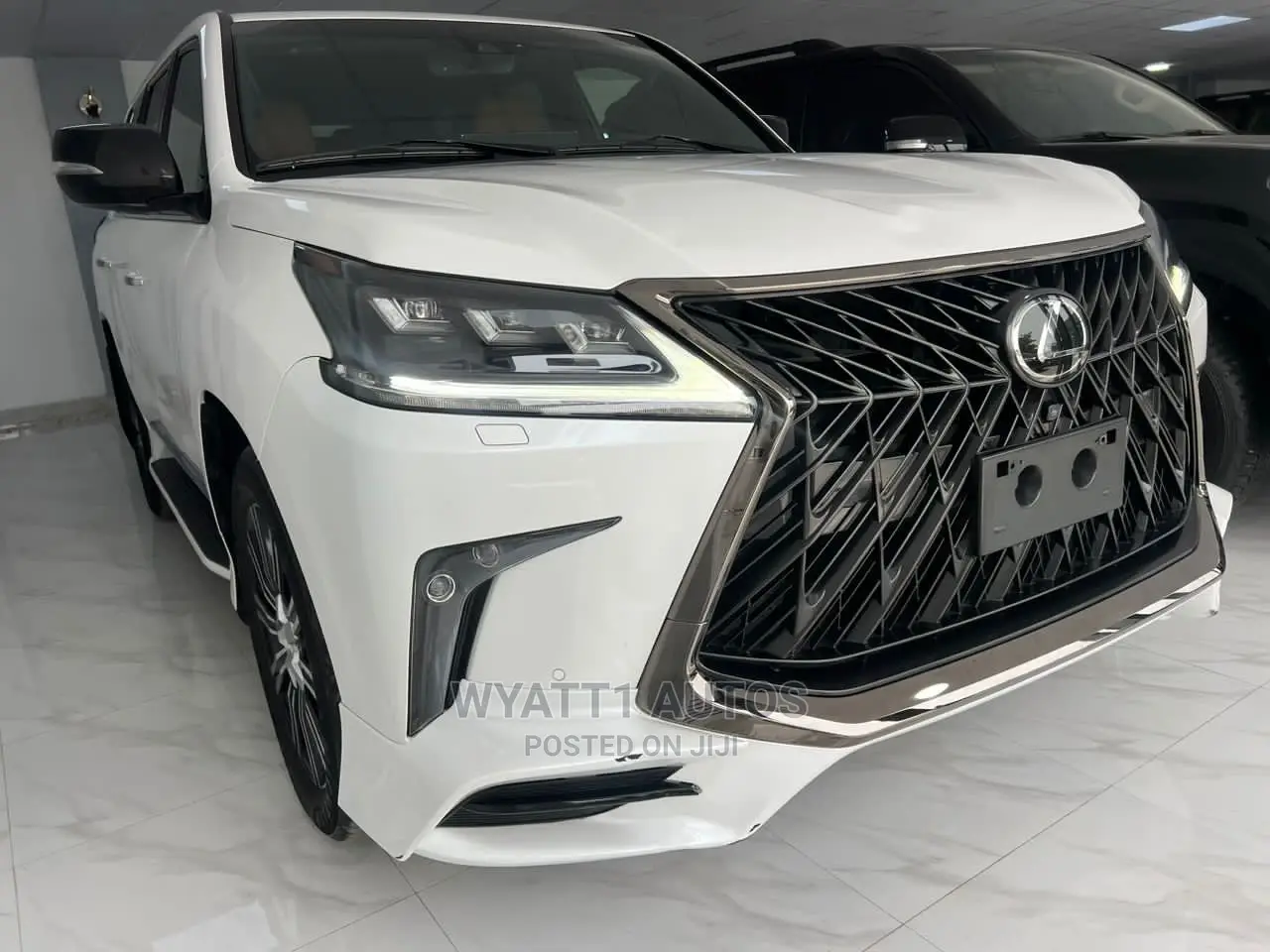 Lexus LX 570 (5 seats) AWD 2020 White