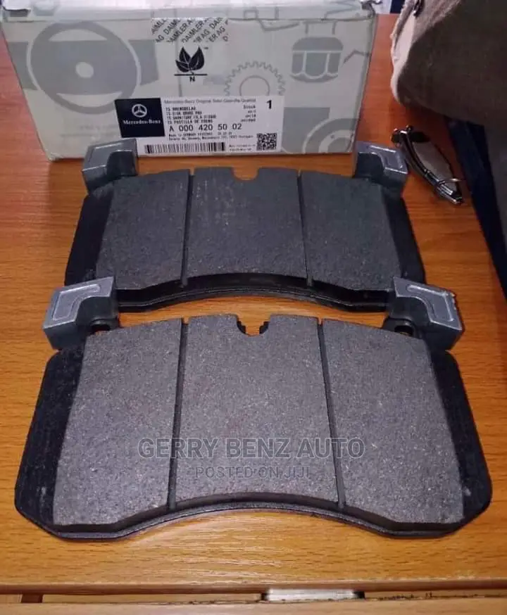 Brake Pads for C300,E350,GLK350,ML350,GLE350,GL450,CLA,GLA