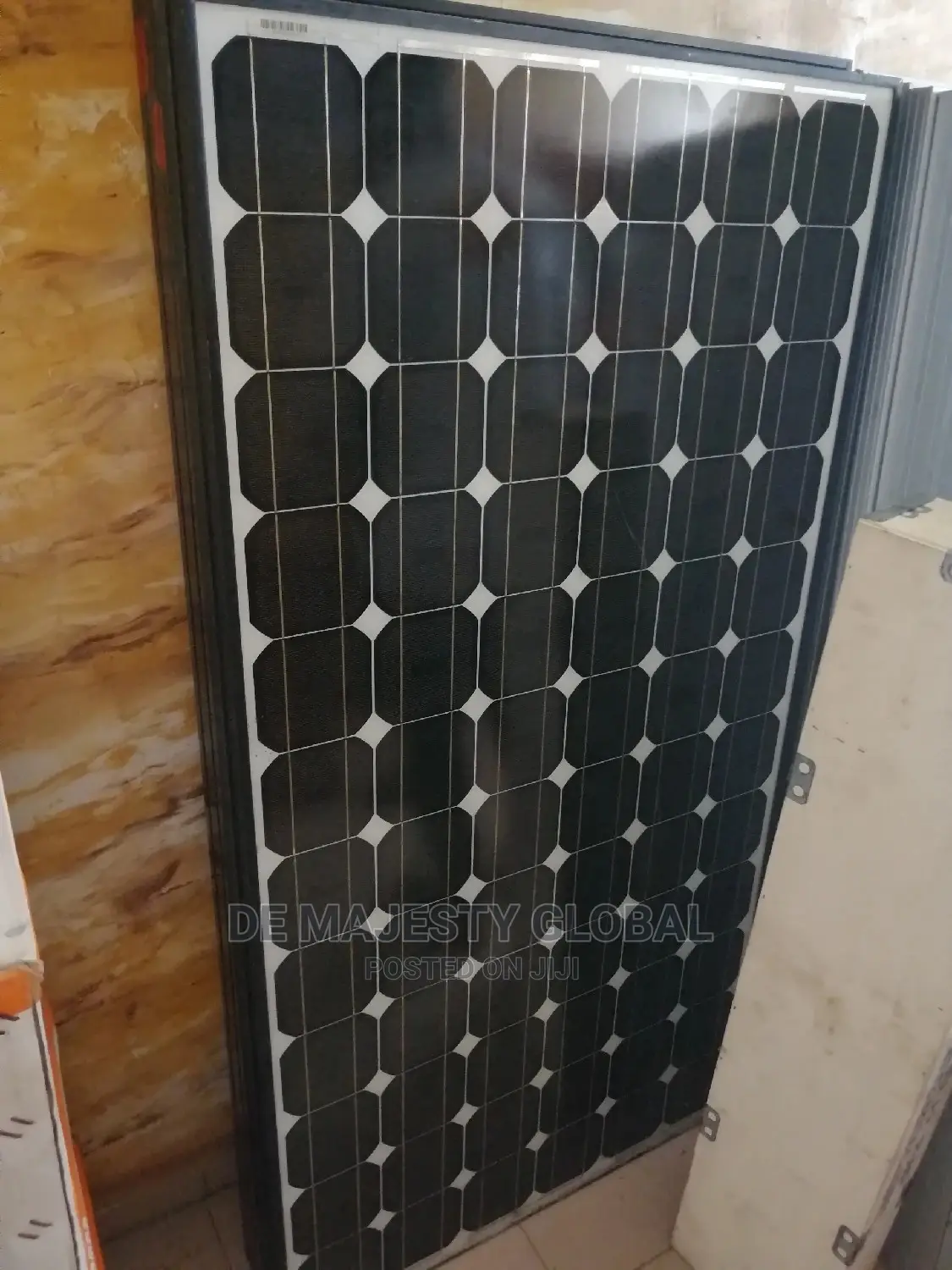 Quality 300W Mono Crystalline Canadian Solar Panel. 
