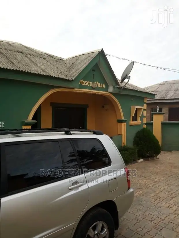 10bdrm Bungalow in Balofem Properties $, Abeokuta North for sale