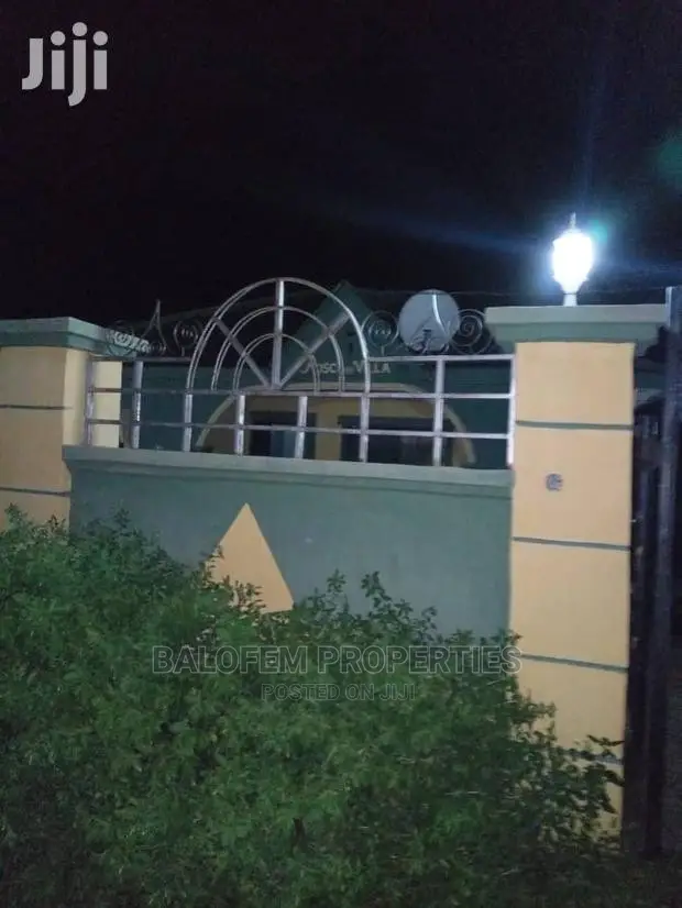 10bdrm Bungalow in Balofem Properties $, Abeokuta North for sale