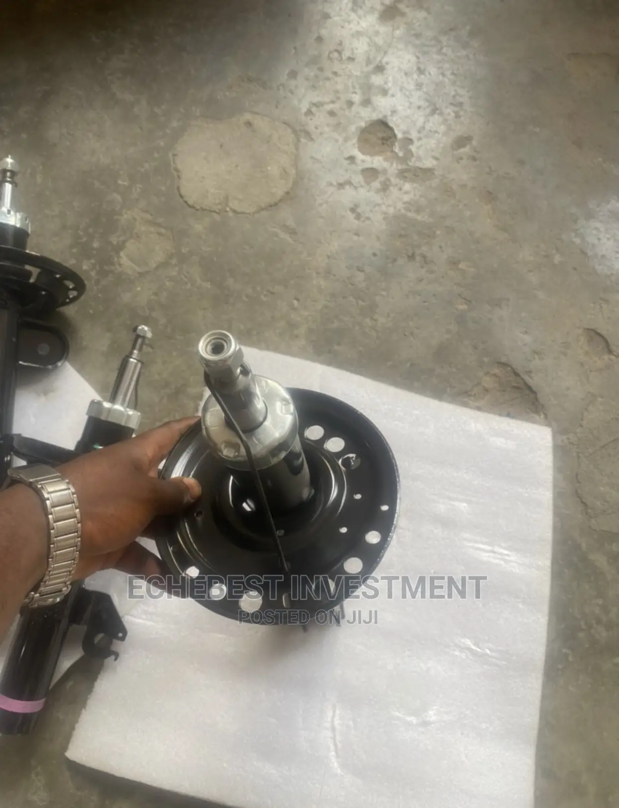 Quality Shock Absorber GMC ACADIA/ Enclave and Escalade